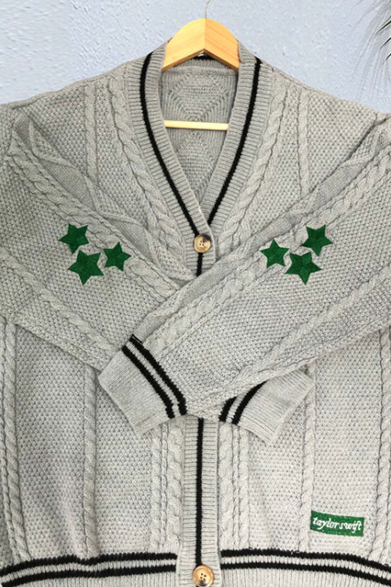 Five Pointed Star Embroidery Knit Cardigan