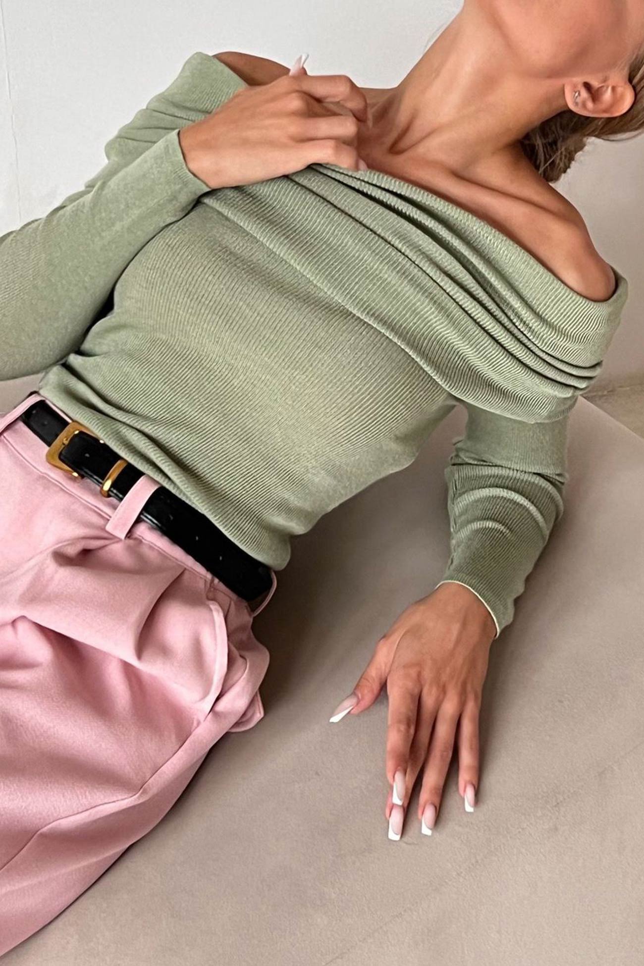 Off-shoulder Long Sleeve Knit Top