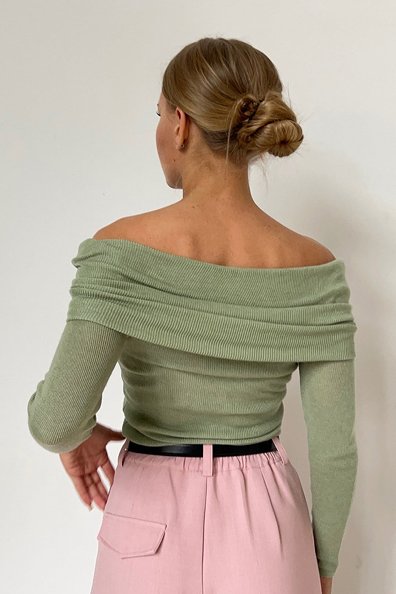 Off-shoulder Long Sleeve Knit Top